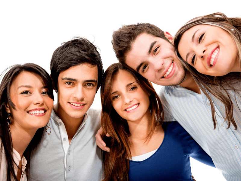 Tratamiento de ortodoncia invisible para adolescentes